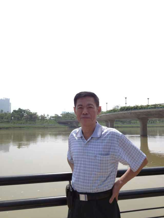 唐   俊